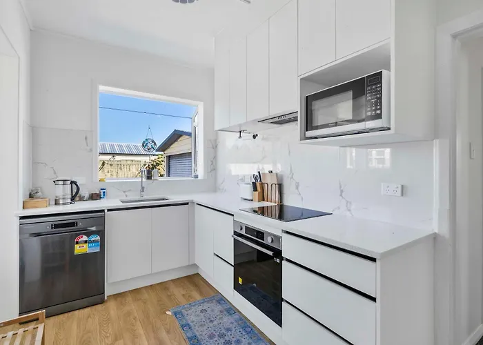 Pukeko Nest Your Kiwi In Holiday home