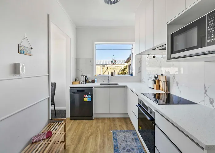 Pukeko Nest Your Kiwi In Holiday home *